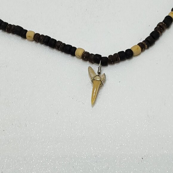 Shark Tooth Surfer Necklace Coconut Beads Natural Shell Black Stone Handmade VTG - Picture 3 of 7